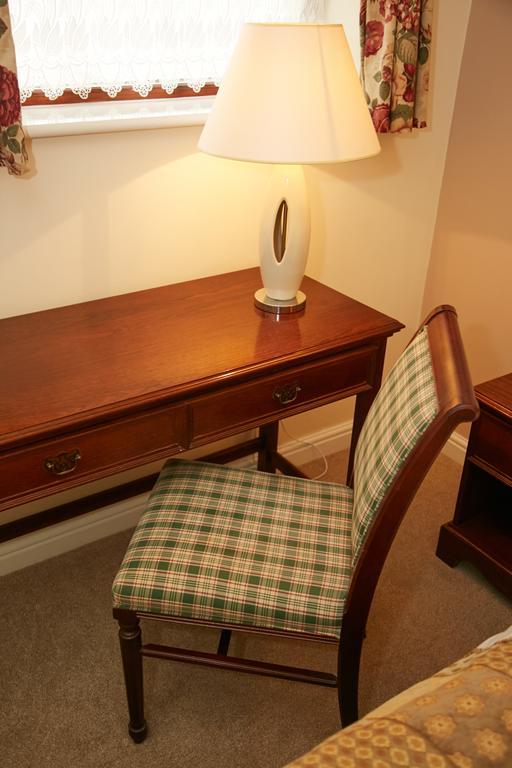 The Court House Hotel Colchester Room photo